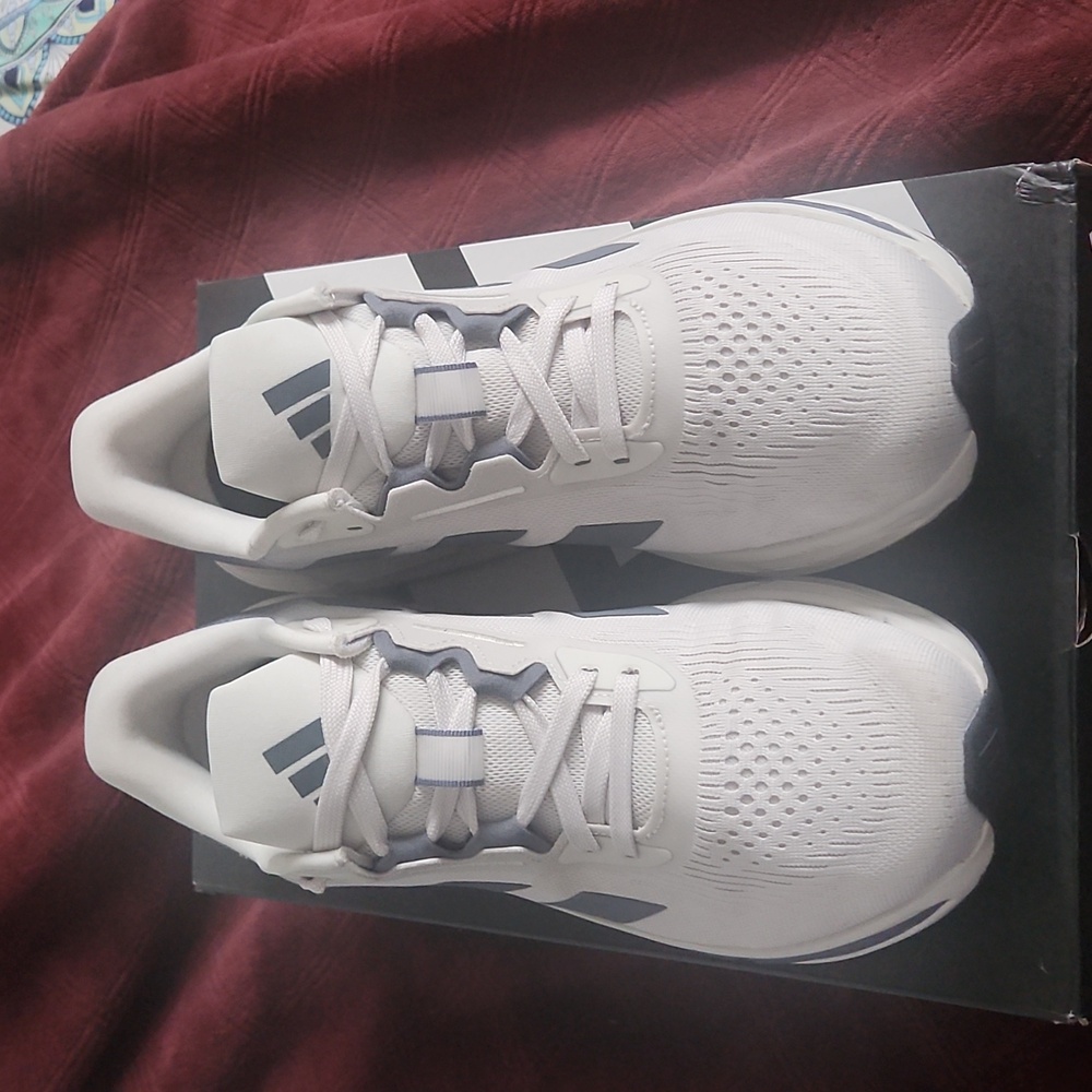 ♥️Adidas Questar 3 Men's White and Gray Sneakers - Picture 3 of 9